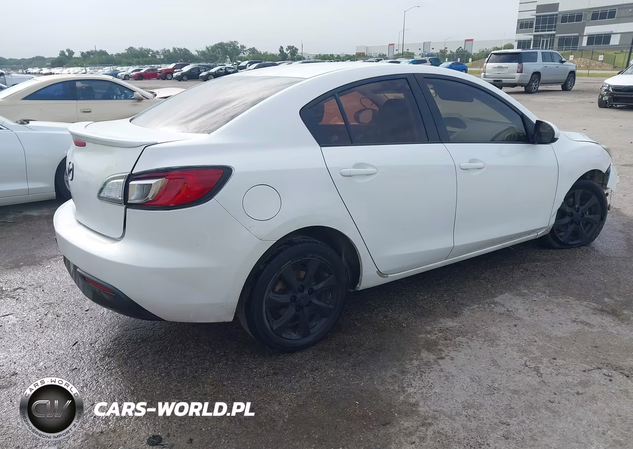 2011 Mazda Mazda3 I Touring VIN:JM1BL1VF1B1486379 - 4