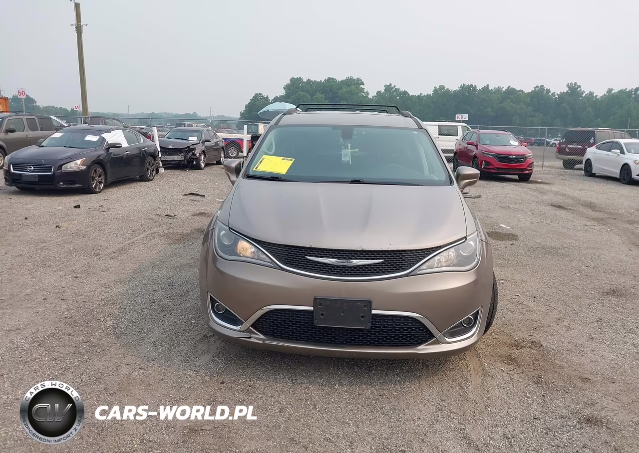 2017 Chrysler Pacifica Touring-L VIN:2C4RC1BG7HR705331 - 12