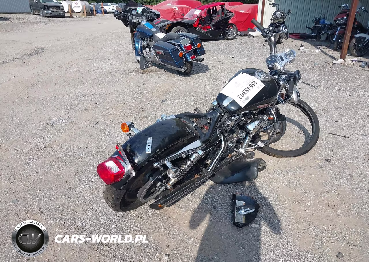 2010 Harley-Davidson Xl1200 C VIN:1HD1CT313AC400795 - 4