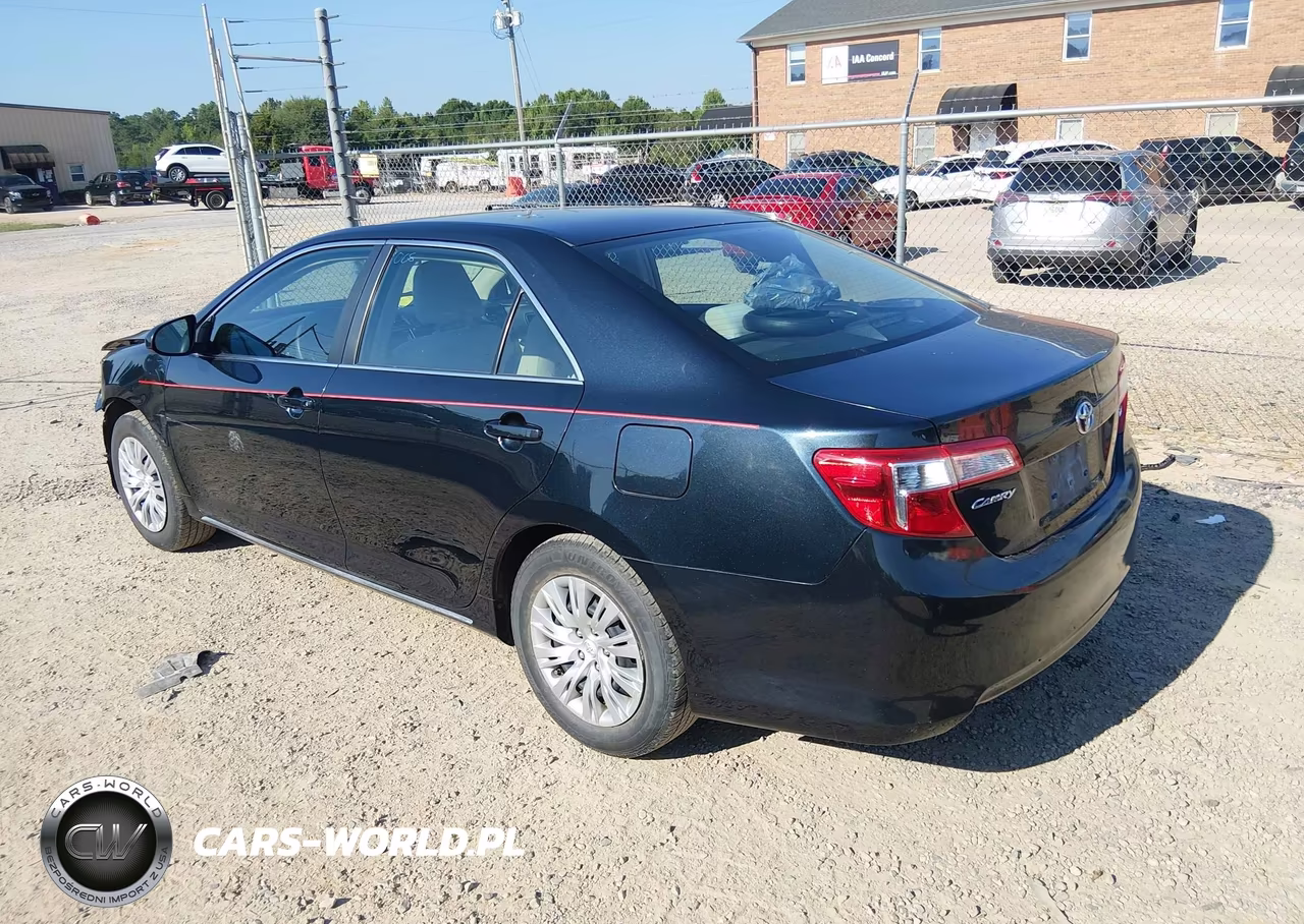 2014 Toyota Camry Le VIN:4T1BF1FKXEU838697 - 3