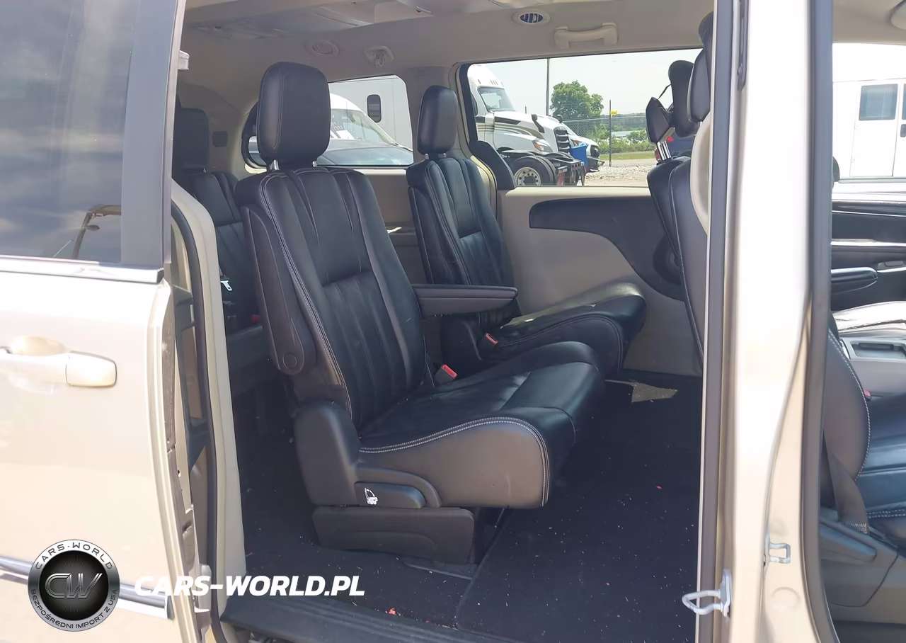 2014 Chrysler Town & Country Touring VIN:2C4RC1BG5ER440002 - 8