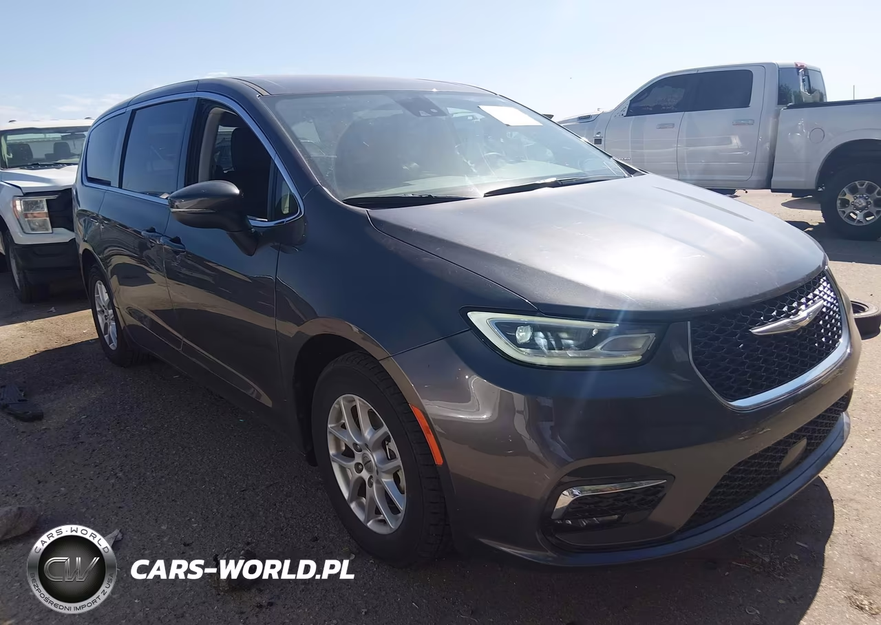 2023 Chrysler Pacifica Touring L VIN:2C4RC1BG4PR574194 - 13