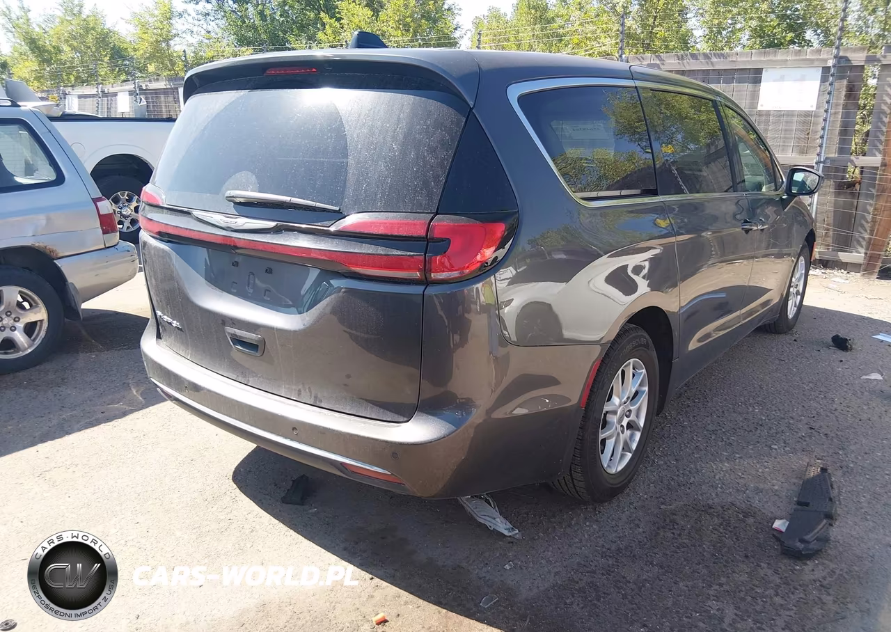 2023 Chrysler Pacifica Touring L VIN:2C4RC1BG4PR574194 - 16