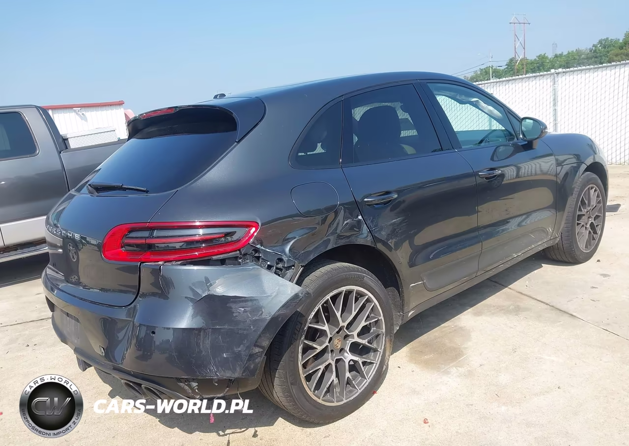 2018 Porsche Macan Sport Edition VIN:WP1AA2A58JLB20456 - 4