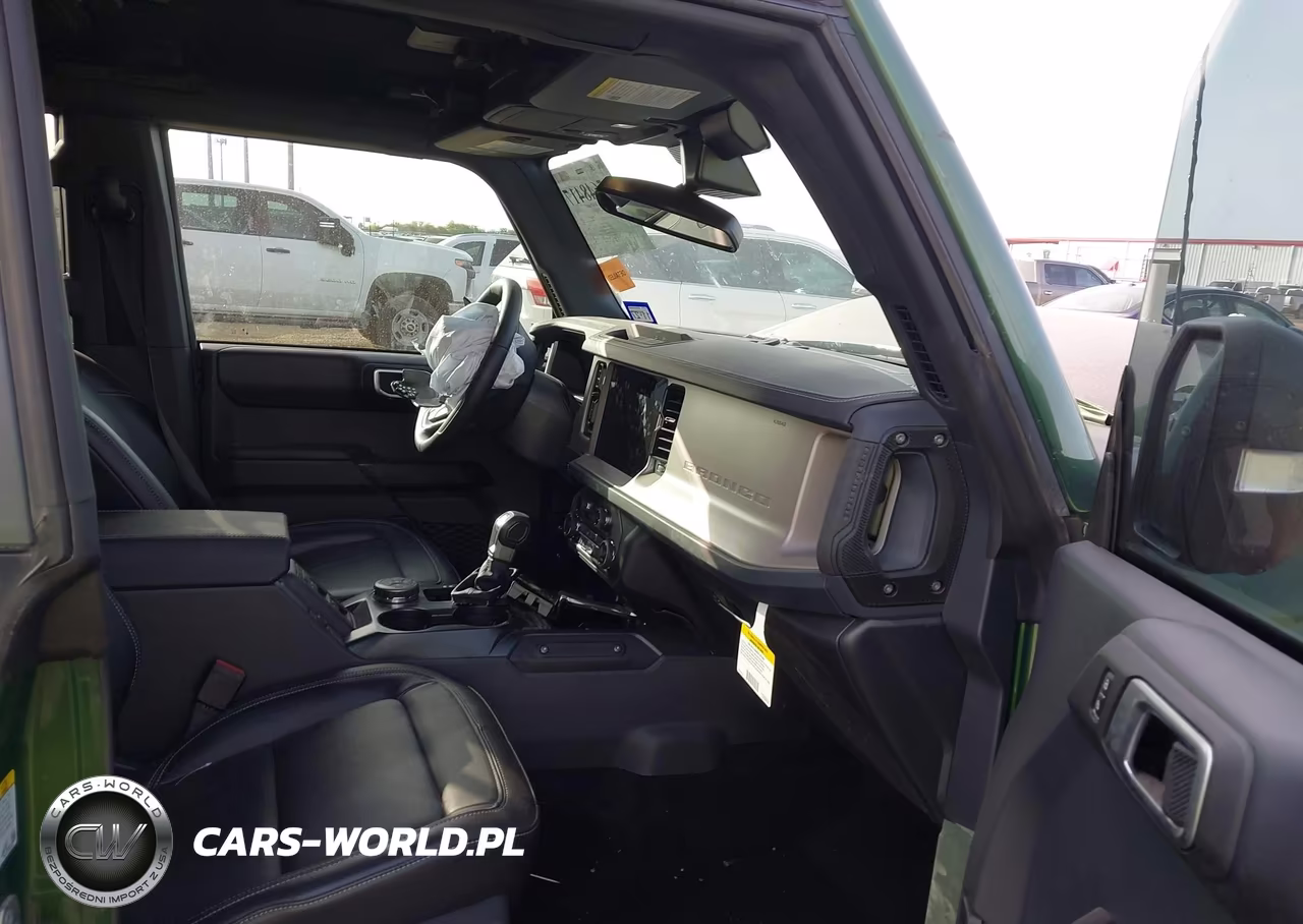 2025 Ford Bronco Outer Banks VIN:1FMEE8BP1SLB56108 - 5