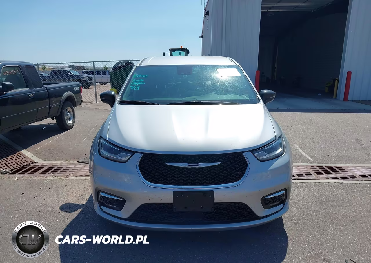 2024 Chrysler Pacifica Touring L VIN:2C4RC1BG8RR167482 - 12