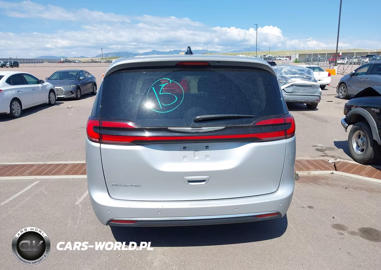 2024 Chrysler Pacifica Touring L VIN:2C4RC1BG8RR167482 - 16