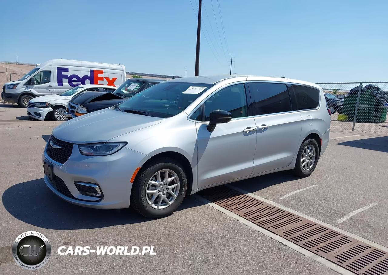 2024 Chrysler Pacifica Touring L VIN:2C4RC1BG8RR167482 - 2