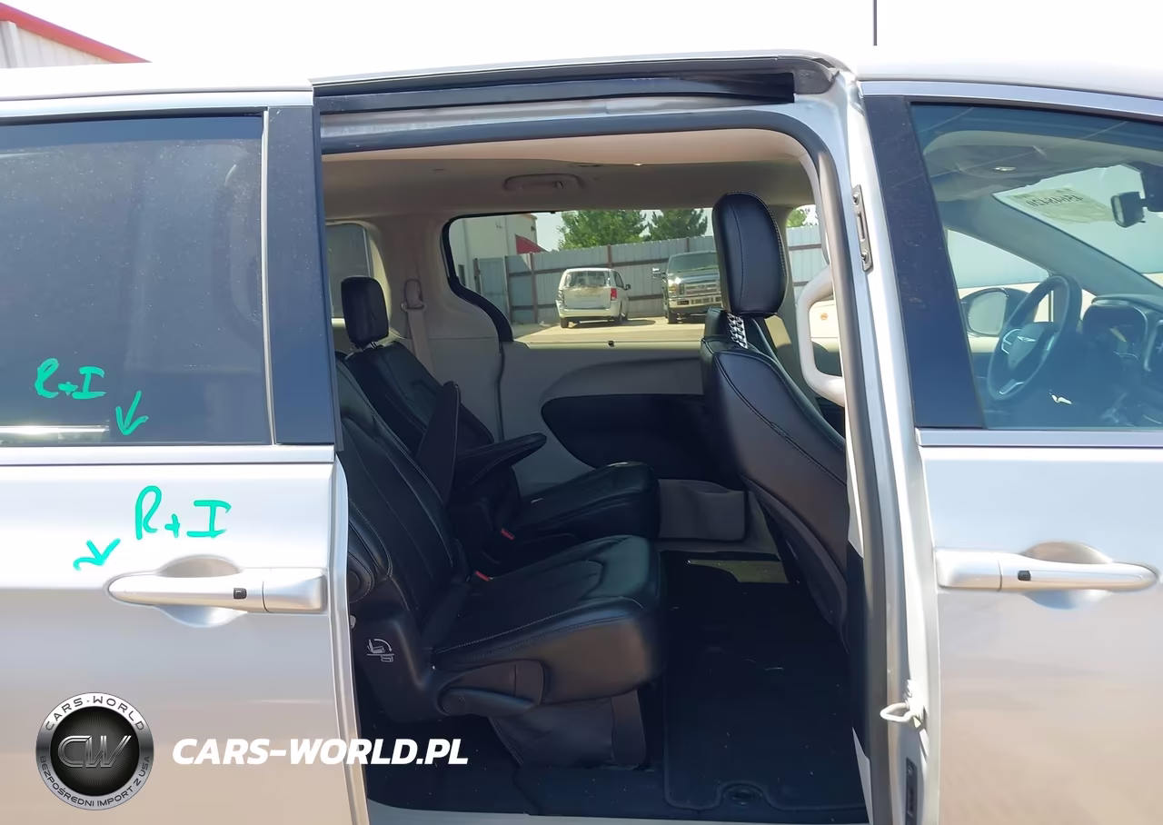 2024 Chrysler Pacifica Touring L VIN:2C4RC1BG8RR167482 - 8