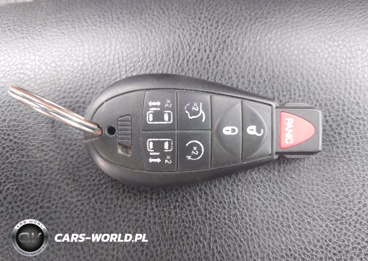 2015 Chrysler Town & Country Touring VIN:2C4RC1BG3FR554436 - 11