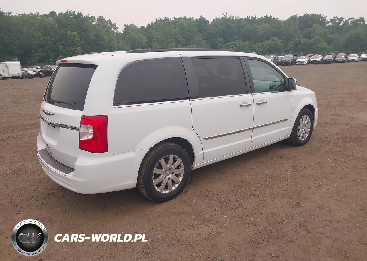 2015 Chrysler Town & Country Touring VIN:2C4RC1BG3FR554436 - 4