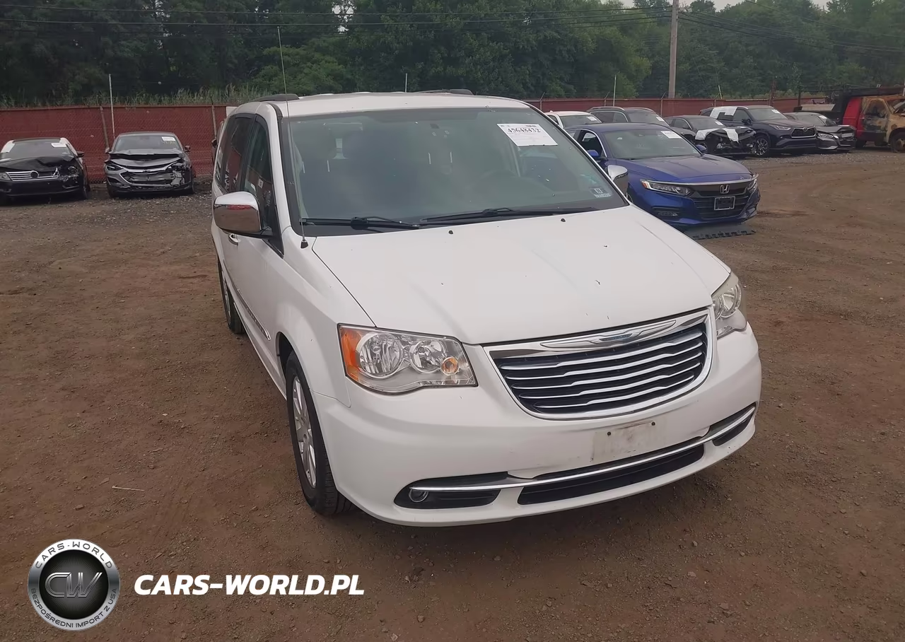2015 Chrysler Town & Country Touring VIN:2C4RC1BG3FR554436 - 6