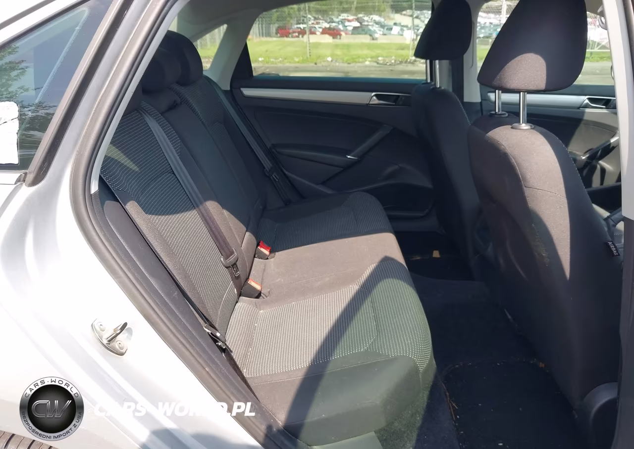 2017 Volkswagen Passat 1.8T S VIN:1VWAT7A38HC069409 - 8