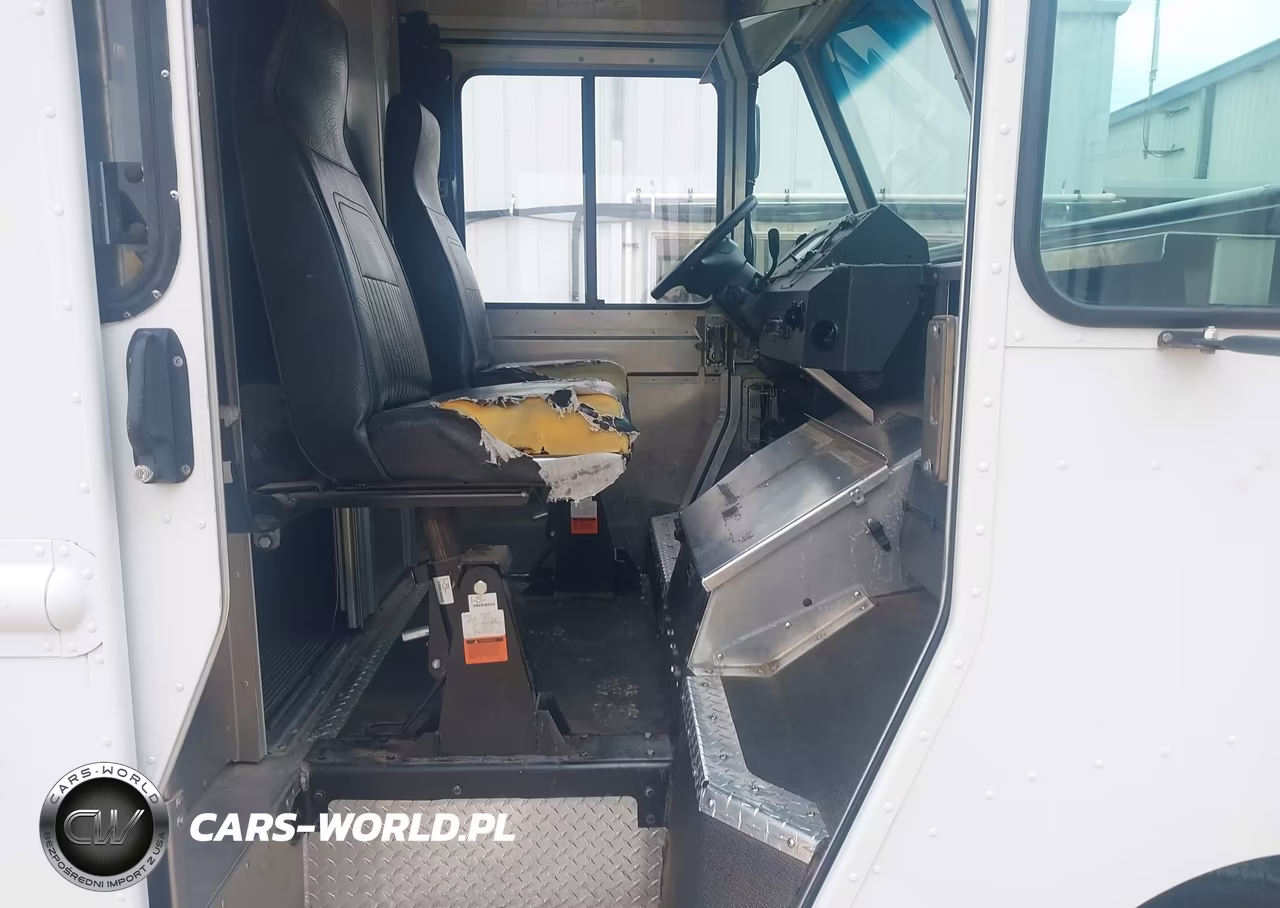 2014 Ford E-450 Stripped VIN:1FC3E4KL9EDB00417 - 5