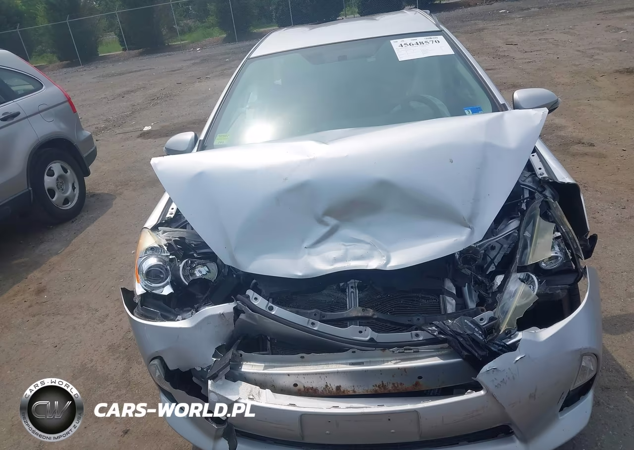 2013 Toyota Prius C Two VIN:JTDKDTB3XD1046831 - 11