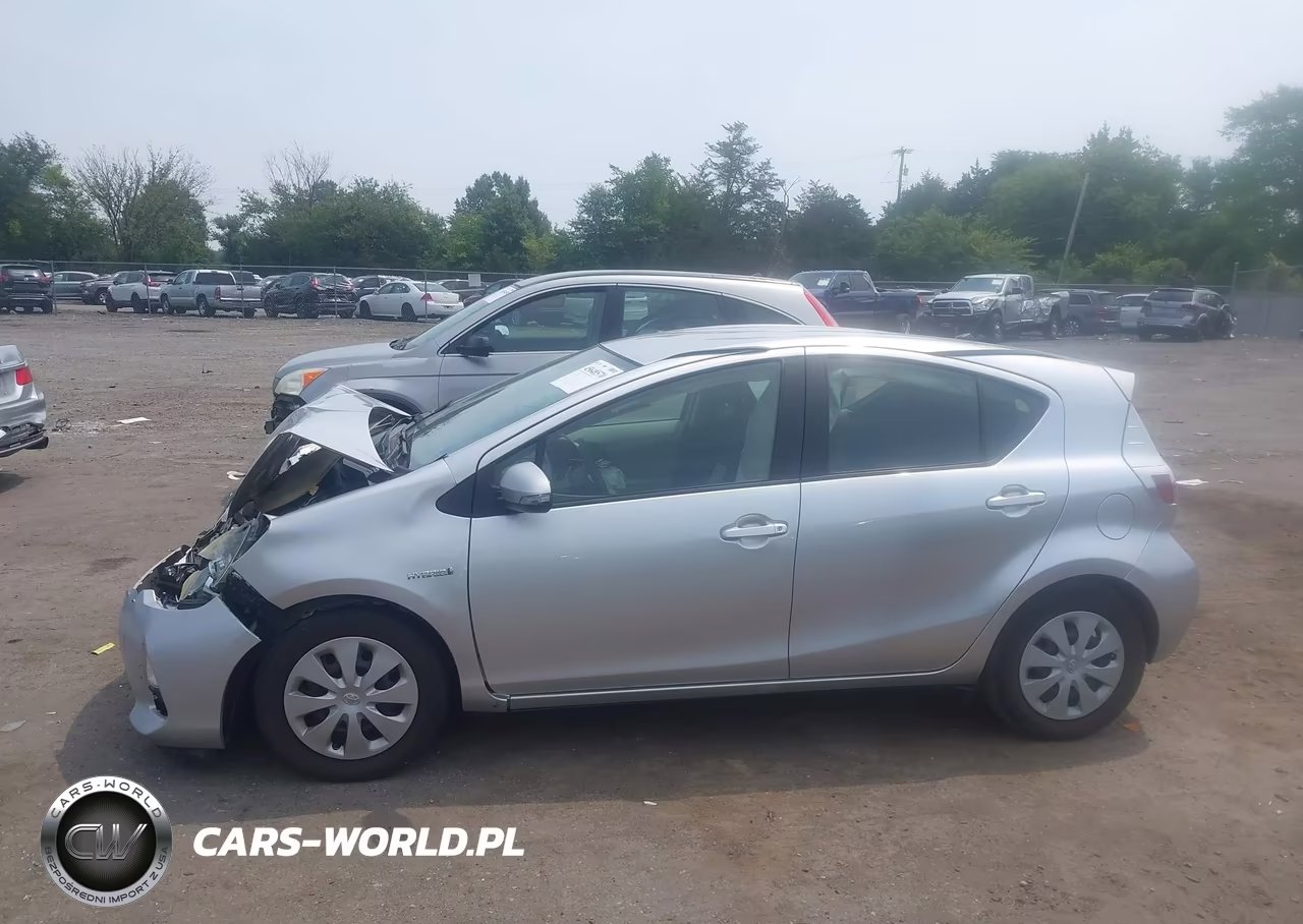 2013 Toyota Prius C Two VIN:JTDKDTB3XD1046831 - 13