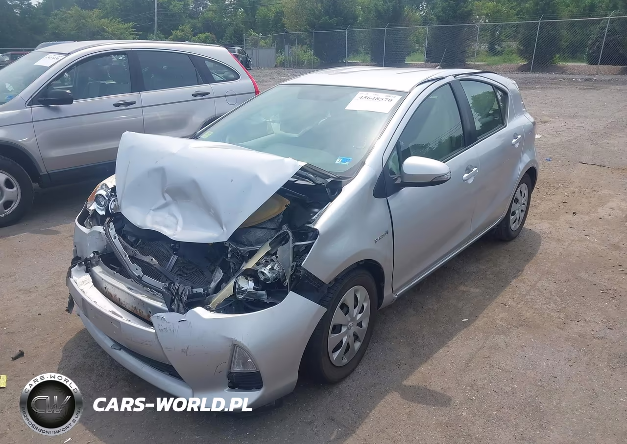 2013 Toyota Prius C Two VIN:JTDKDTB3XD1046831 - 2