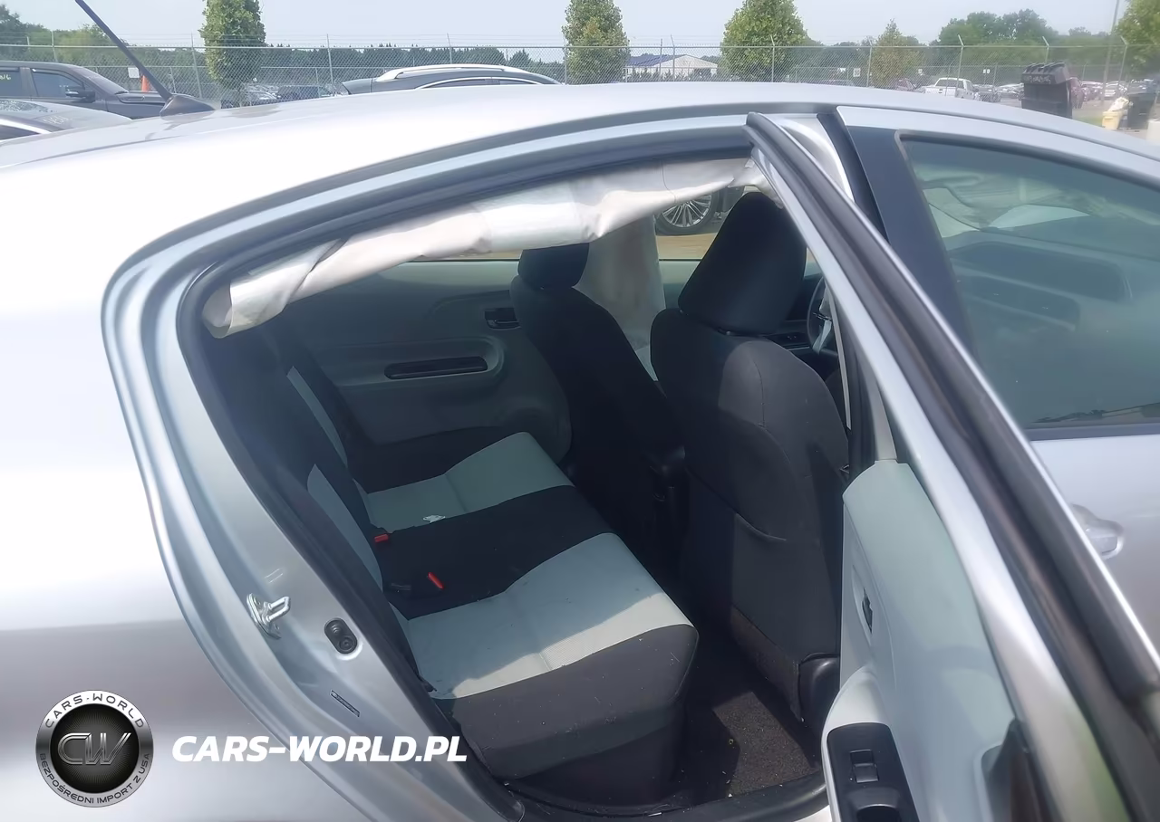 2013 Toyota Prius C Two VIN:JTDKDTB3XD1046831 - 8