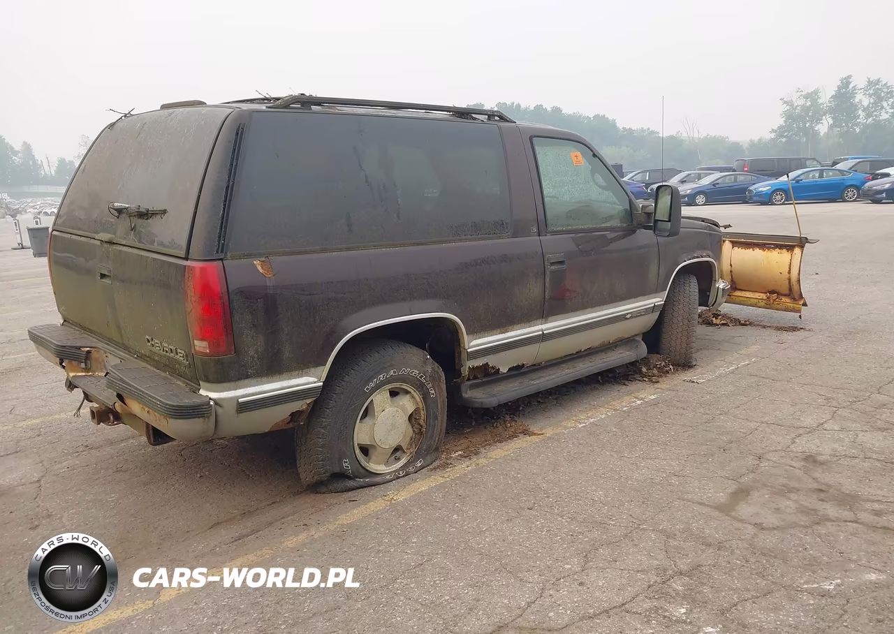 1996 Chevrolet Tahoe K1500 VIN:3GNEK18RXTG163206 - 4