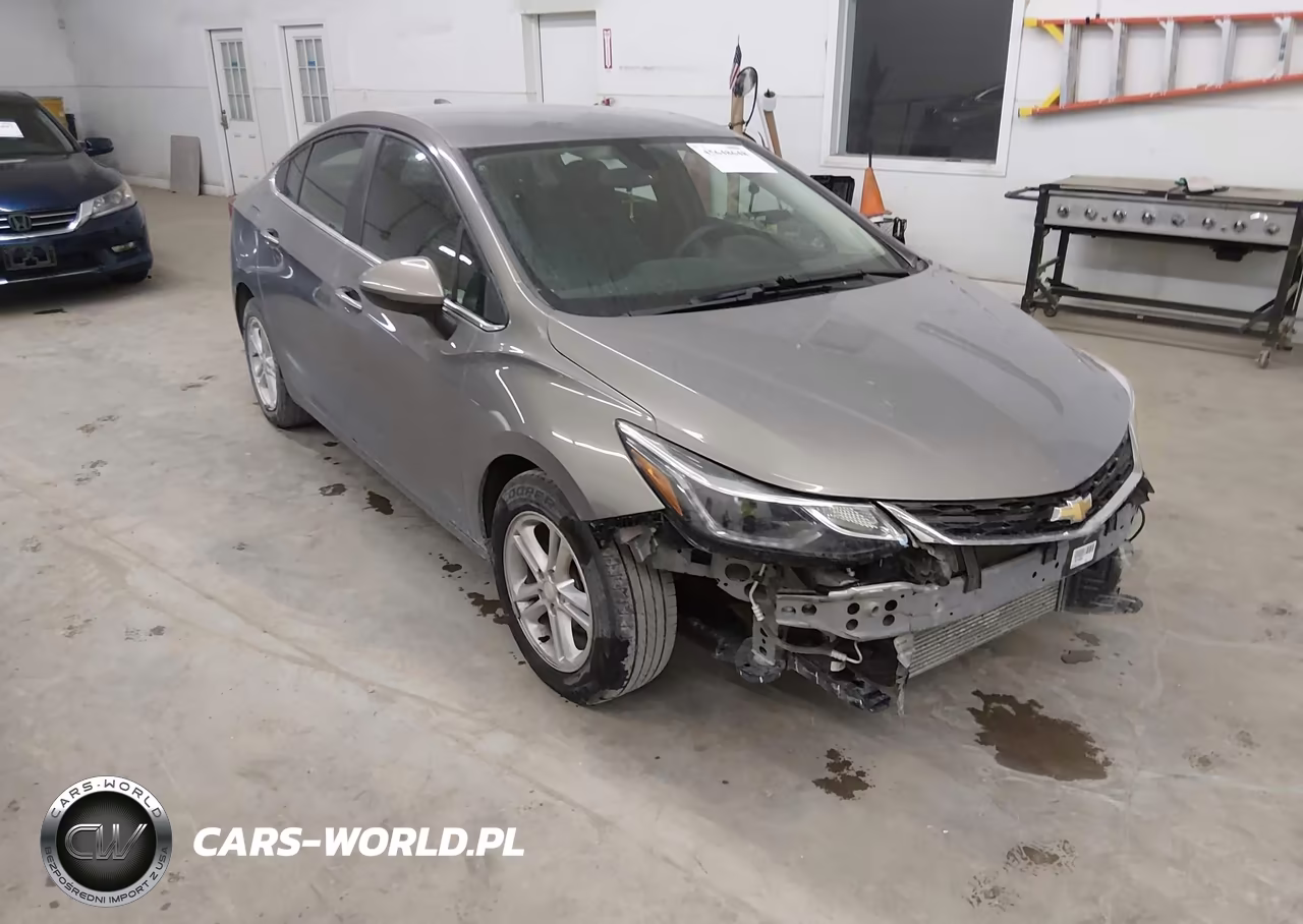 2018 Chevrolet Cruze Lt Auto – zdjęcie 1 z 21