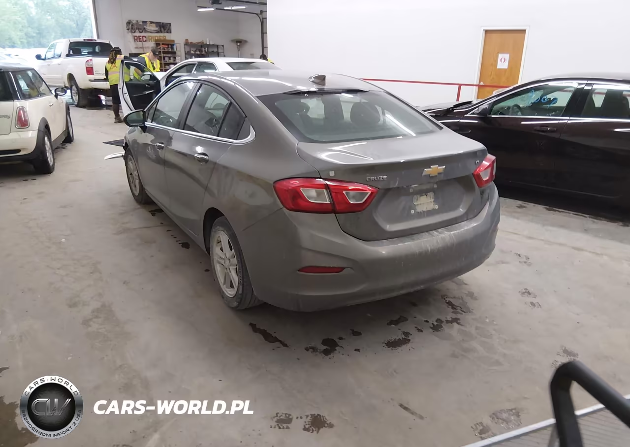 2018 Chevrolet Cruze Lt Auto VIN:1G1BE5SM8J7140340 - 3