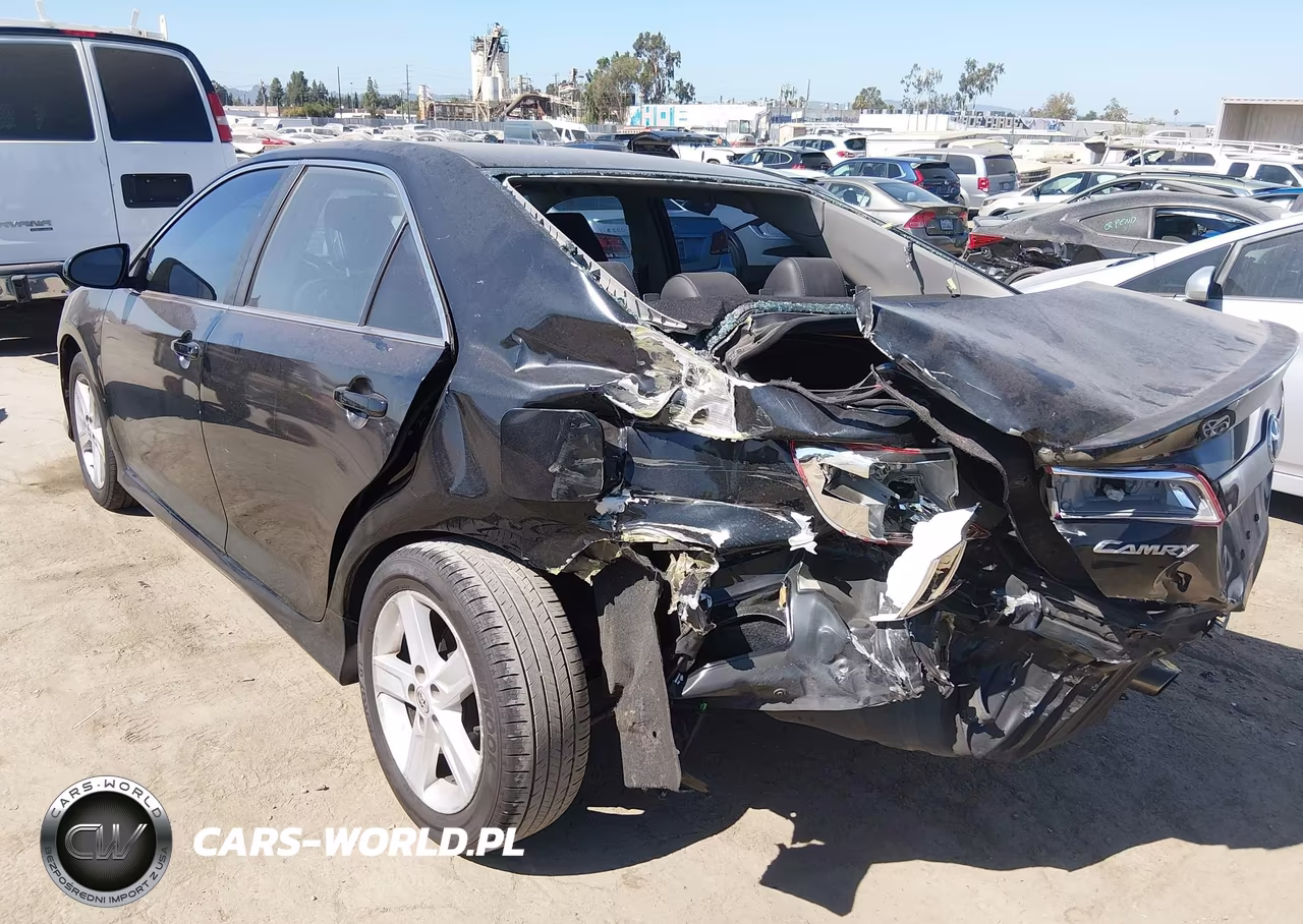 2014 Toyota Camry Se VIN:4T1BF1FK2EU430145 - 3