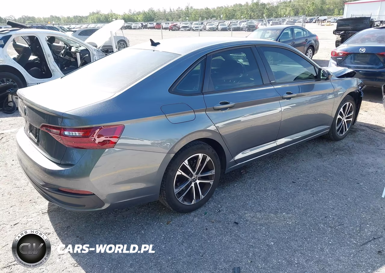 2024 Volkswagen Jetta 1.5T Sport VIN:3VWBM7BU2RM051285 - 4