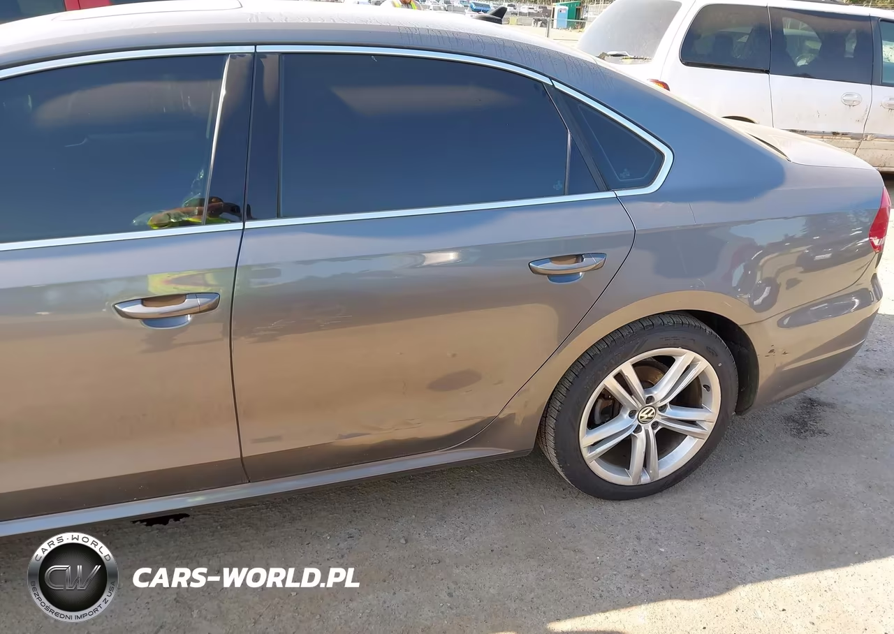 2015 Volkswagen Passat 2.0L Tdi Se VIN:1VWBV7A32FC051192 - 6