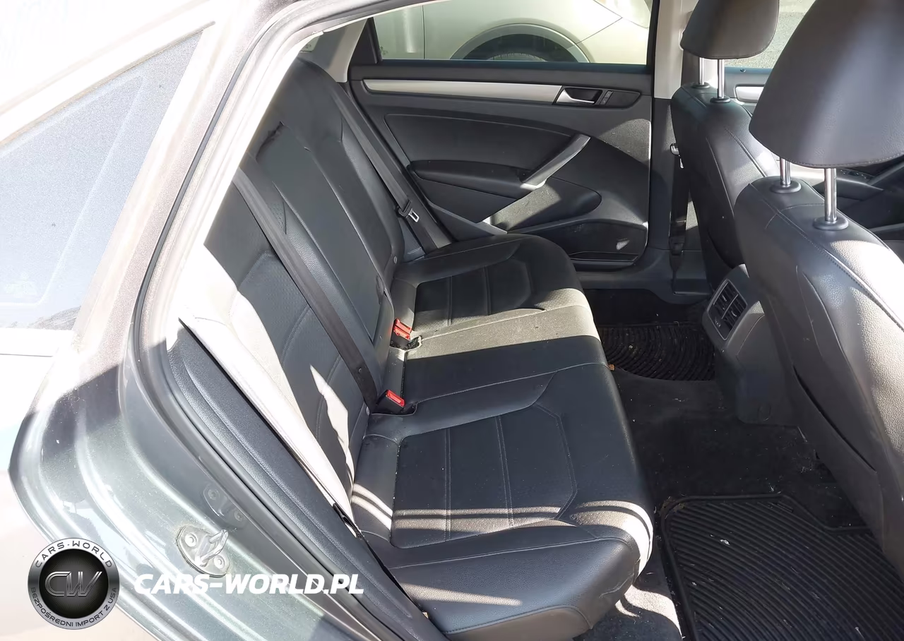 2015 Volkswagen Passat 2.0L Tdi Se VIN:1VWBV7A32FC051192 - 8