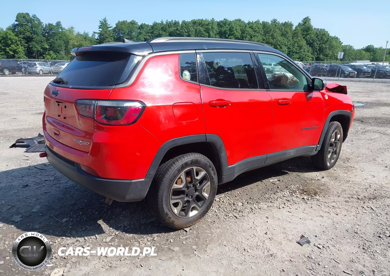 2018 Jeep Compass Trailhawk 4X4 VIN:3C4NJDDB0JT255614 - 4