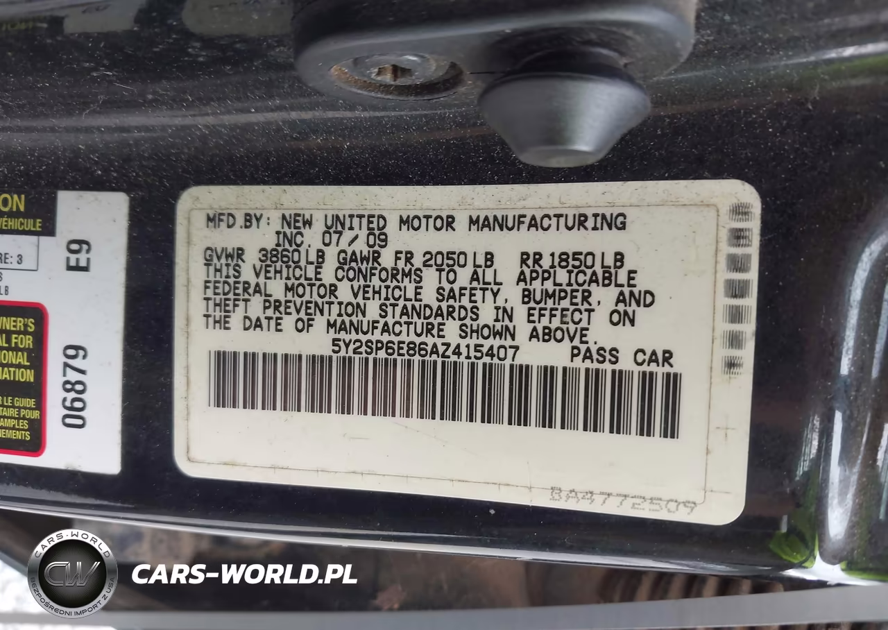 2010 Pontiac Vibe VIN:5Y2SP6E86AZ415407 - 9