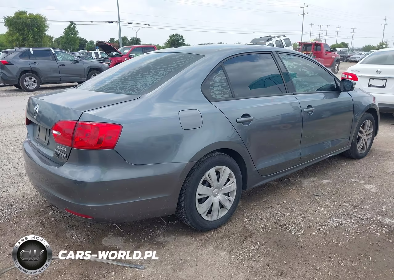 2011 Volkswagen Jetta 2.5L Se VIN:3VWDX7AJ0BM320963 - 4
