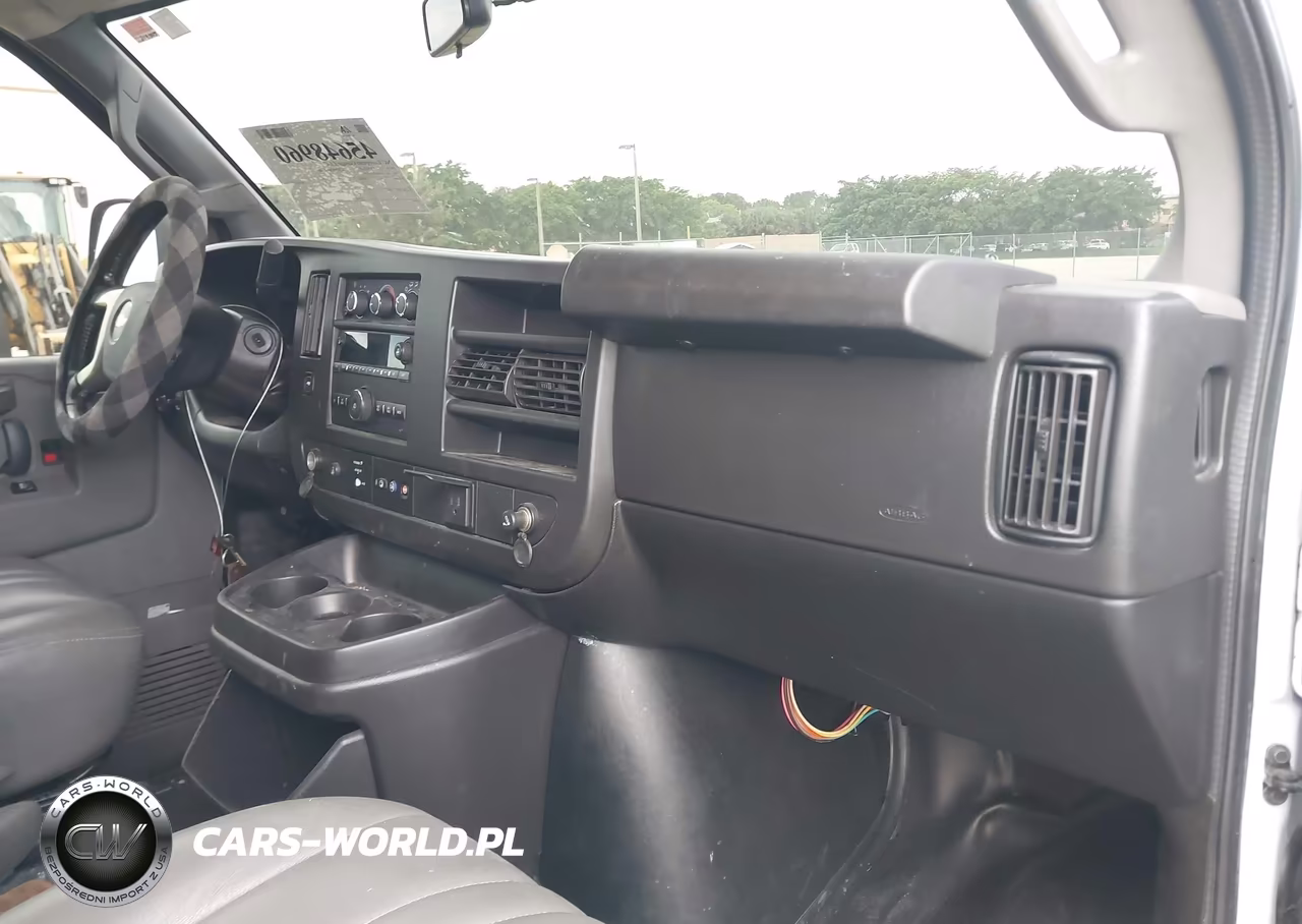 2019 Chevrolet Express 2500 Work Van VIN:1GCWGAFG3K1372834 - 5