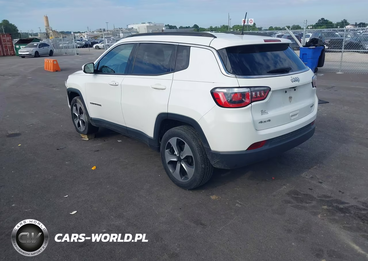 2017 Jeep Compass Latitude VIN:3C4NJDBB5HT657335 - 3