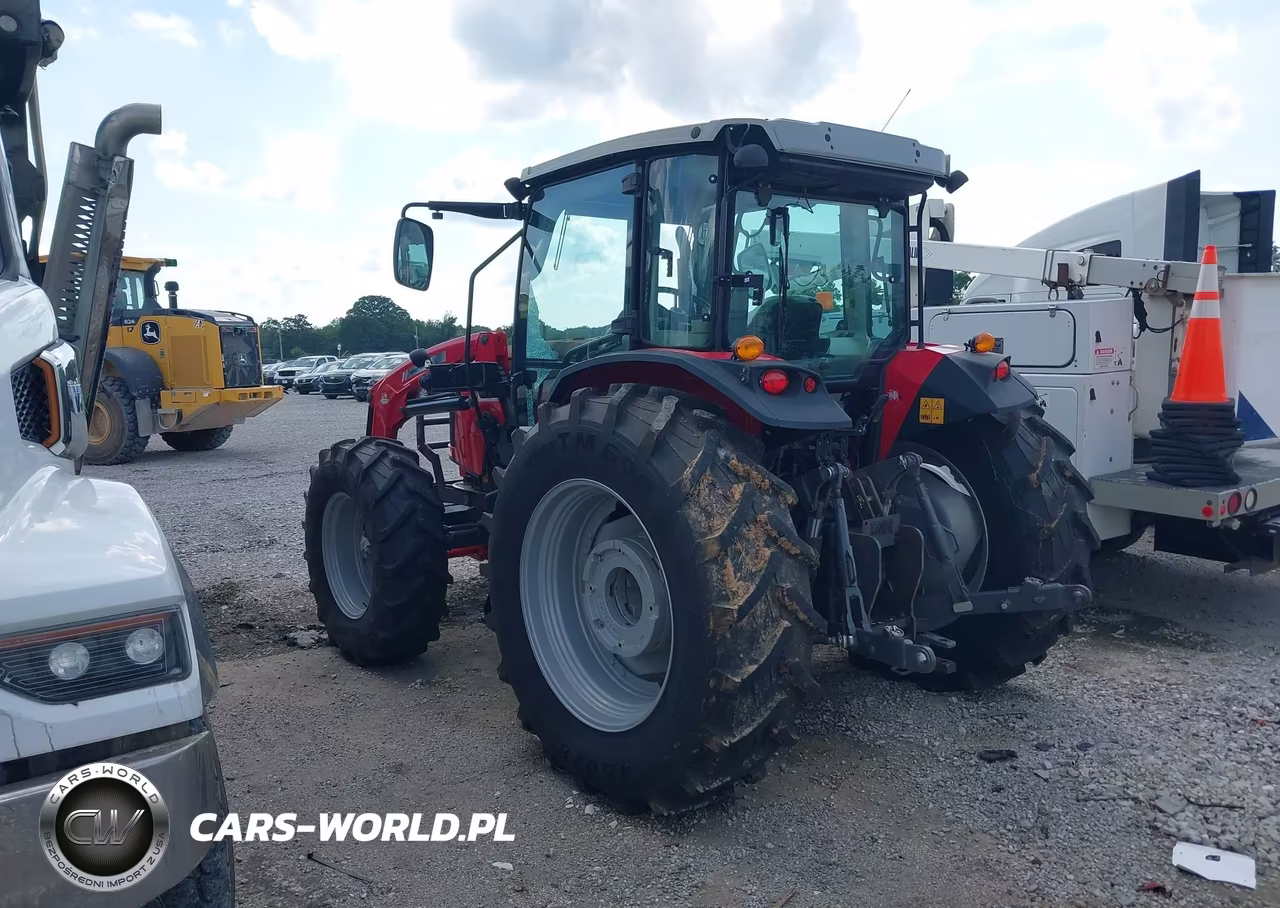 2023 Massey Ferguson 6713 Tractor VIN:AGCMC200CPC001050 - 3