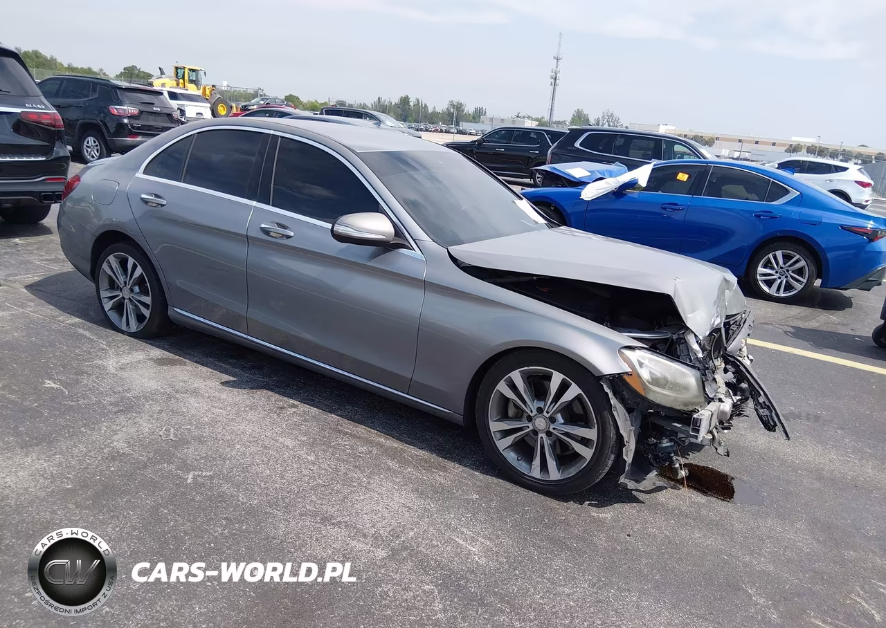 2015 Mercedes-Benz C 300 – zdjęcie 1 z 17