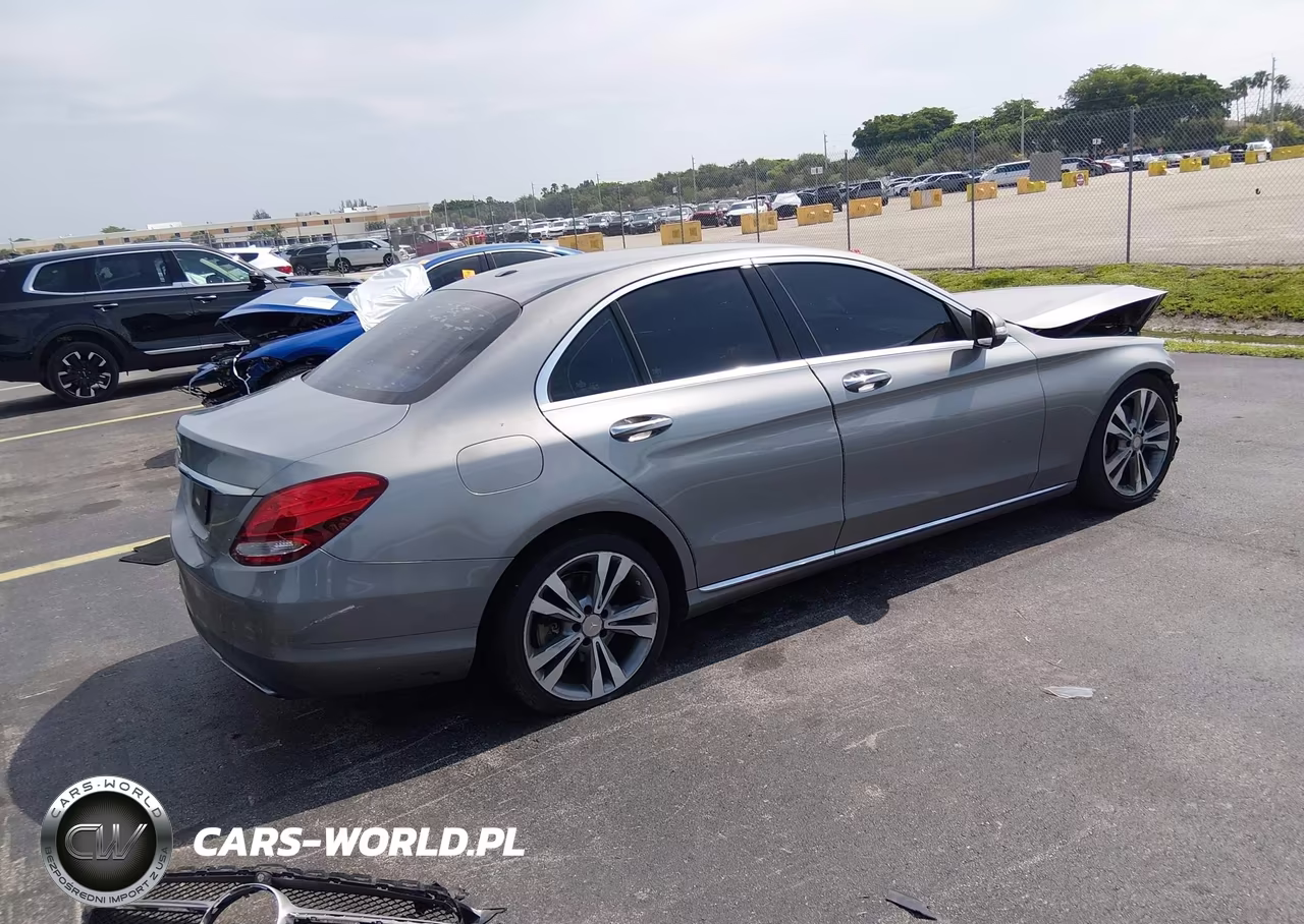 2015 Mercedes-Benz C 300 VIN:55SWF4JB0FU093224 - 4