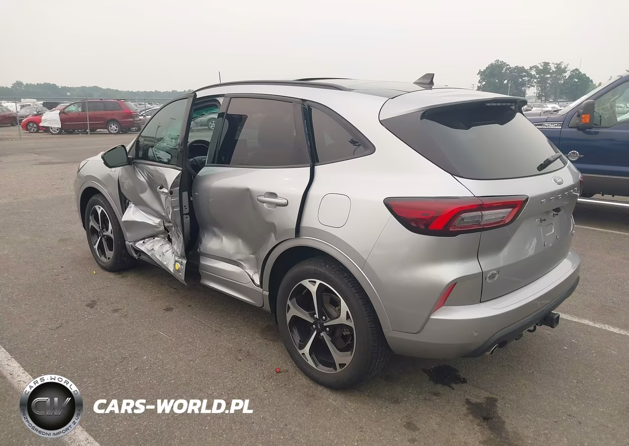 2023 Ford Escape St-Line Select VIN:1FMCU9NAXPUB18109 - 3