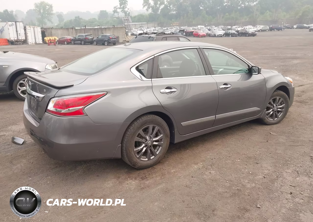 2015 Nissan Altima 2.5 S VIN:1N4AL3AP9FC179094 - 4