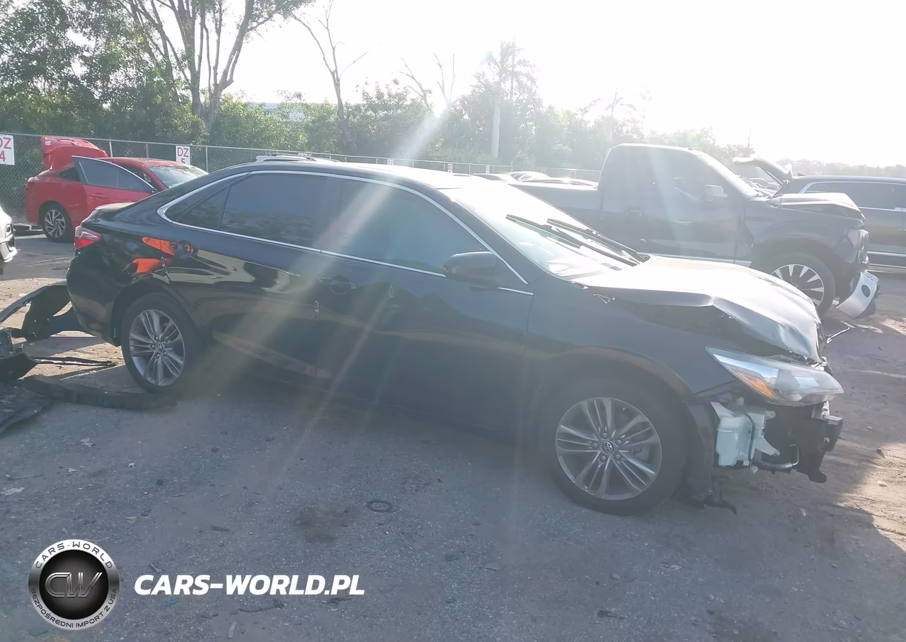 2015 Toyota Camry Se – zdjęcie 1 z 17
