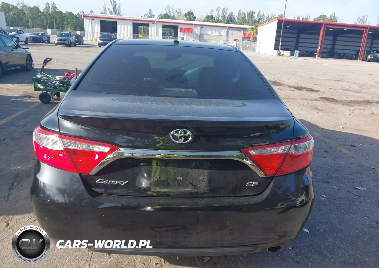 2015 Toyota Camry Se VIN:4T1BF1FK6FU004220 - 17