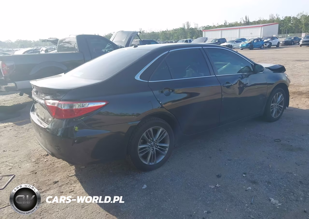 2015 Toyota Camry Se VIN:4T1BF1FK6FU004220 - 4