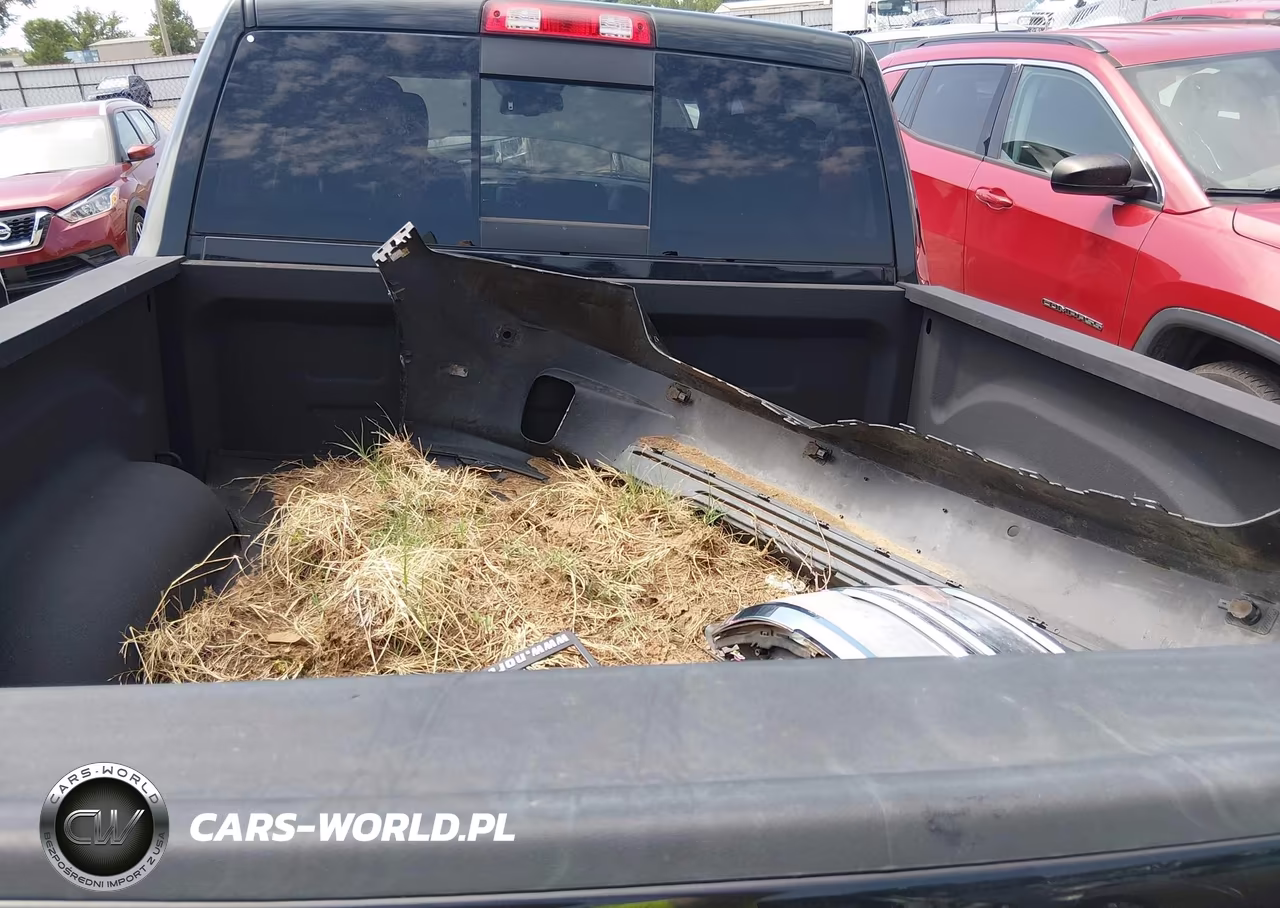 2016 Ram 1500 Sport VIN:1C6RR7MT8GS115624 - 11