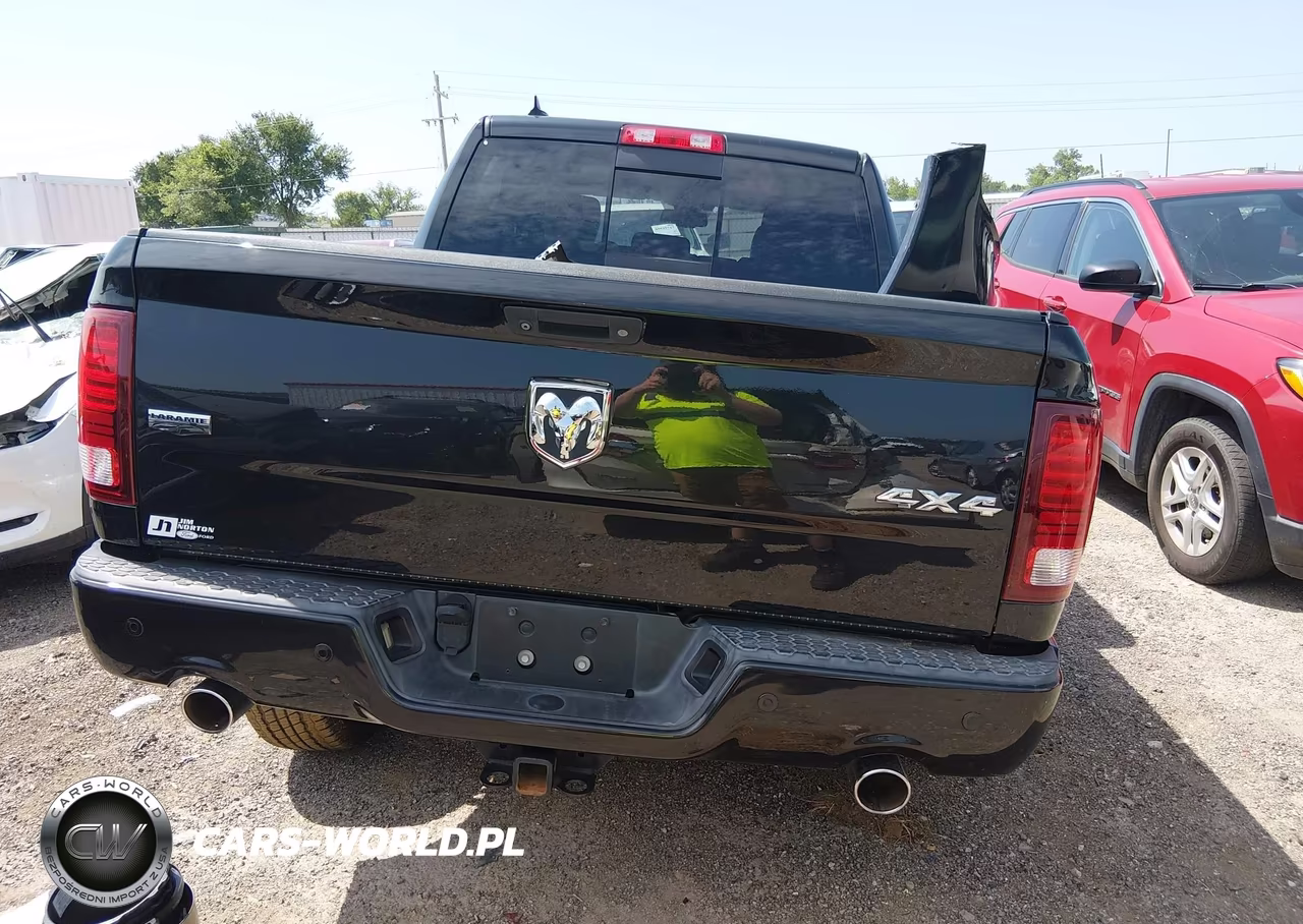 2016 Ram 1500 Sport VIN:1C6RR7MT8GS115624 - 16