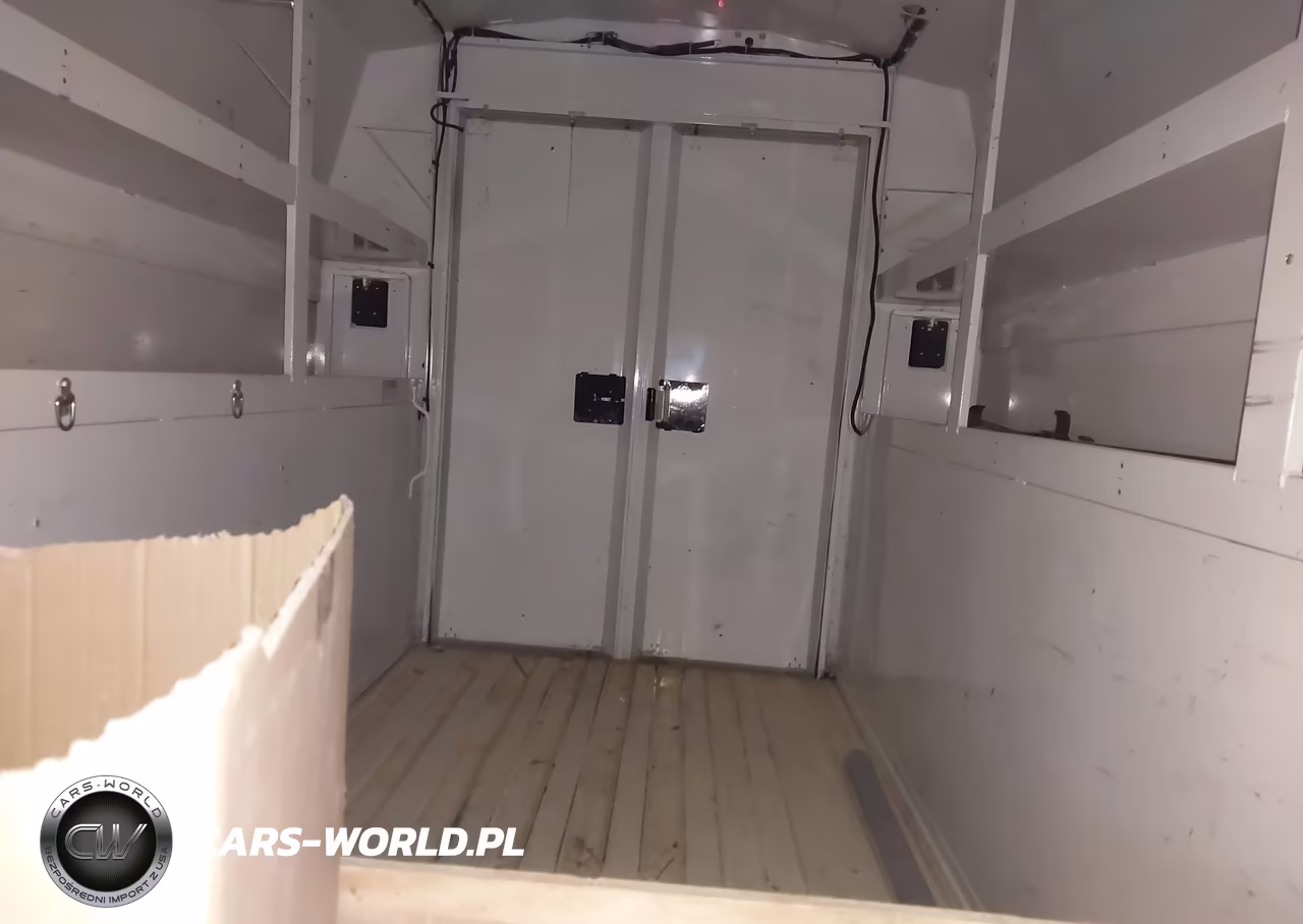 2019 GMC Savana Cutaway Work Van VIN:1GD07RFG0K1284579 - 6