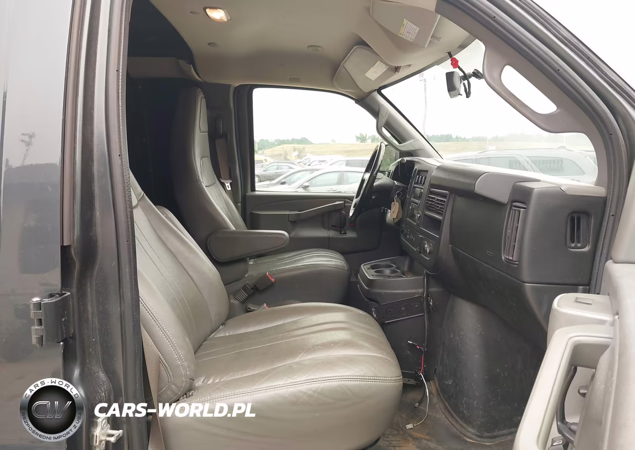2017 Chevrolet Express 2500 Work Van VIN:1GCWGAFG0H1247623 - 5