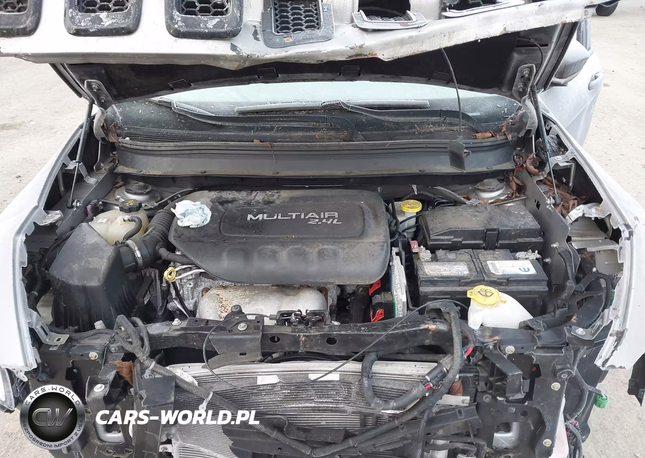 2015 Jeep Cherokee Sport VIN:1C4PJLAB2FW637068 - 10