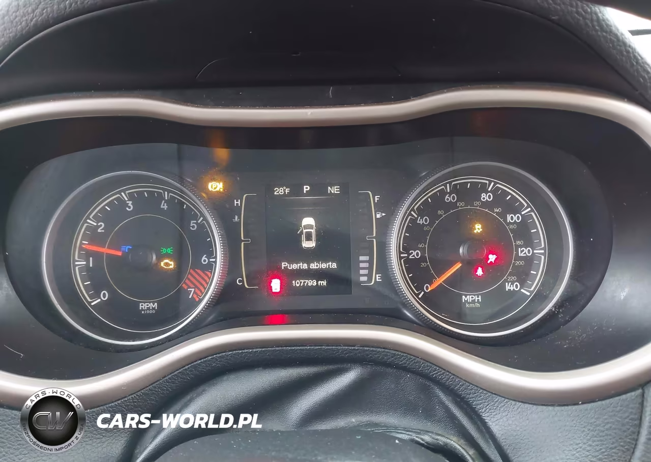 2015 Jeep Cherokee Sport VIN:1C4PJLAB2FW637068 - 7