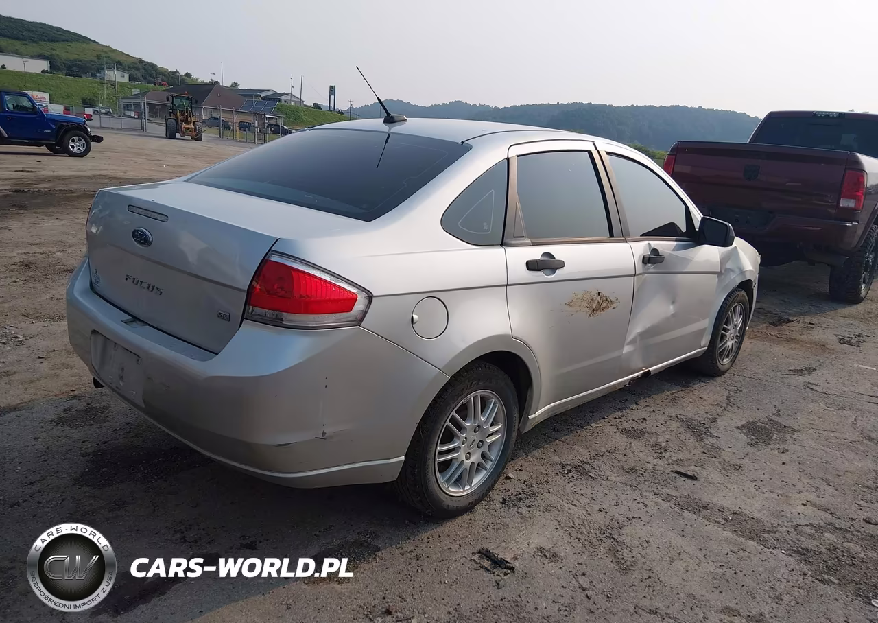 2010 Ford Focus Se VIN:1FAHP3FN3AW278365 - 4