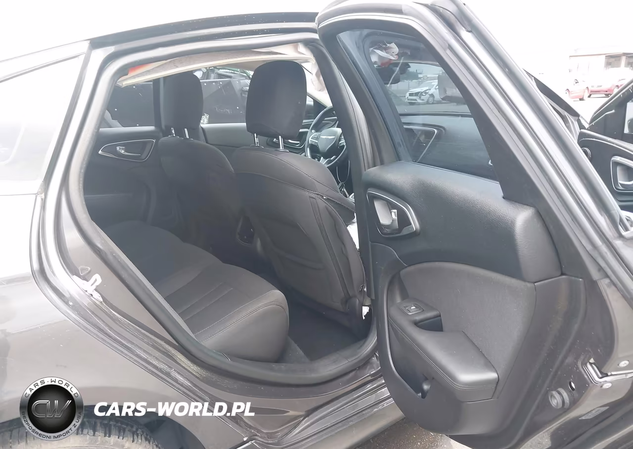 2015 Chrysler 200 Limited VIN:1C3CCCABXFN748440 - 8